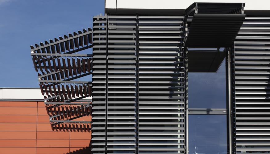 Sistema de proteccin solar para fachadas