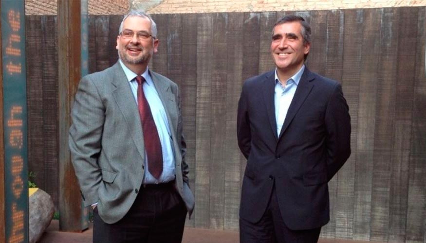 El CEO de Spherium Biomed, Luis Ruiz-vila, acompaado de Antoni Villar, director general de Ferrer y miembro del comit de Spherium...