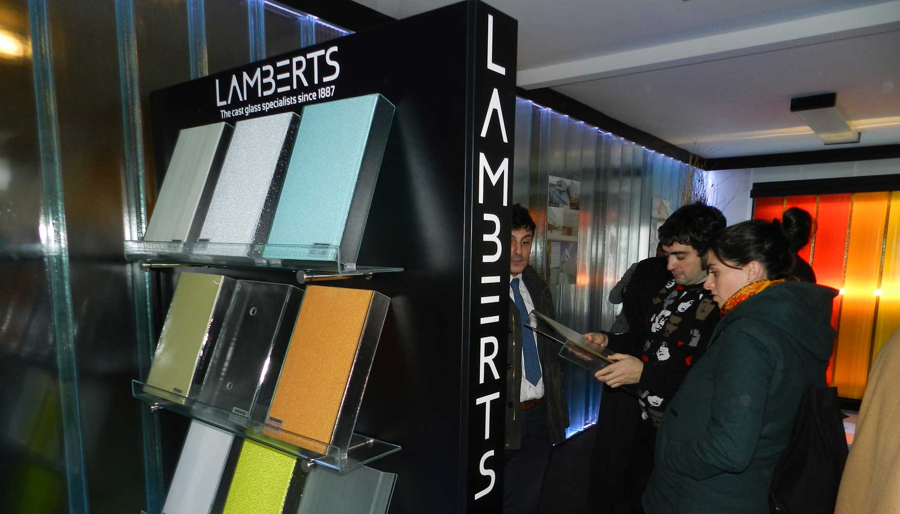 En el nuevo showroom de Lamberts clientes y prescriptores pueden ver las diferentes soluciones de la firma alemana