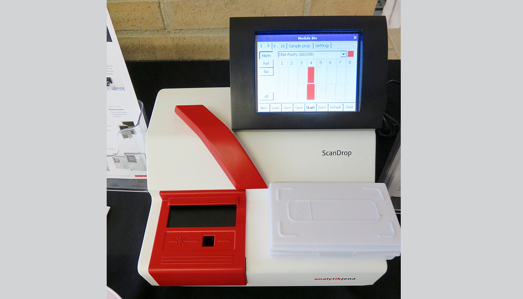 Espectrofotmetro para nanovolmenes modelo 844-00202-x, ScanDrop 250 de Analitik Jena
