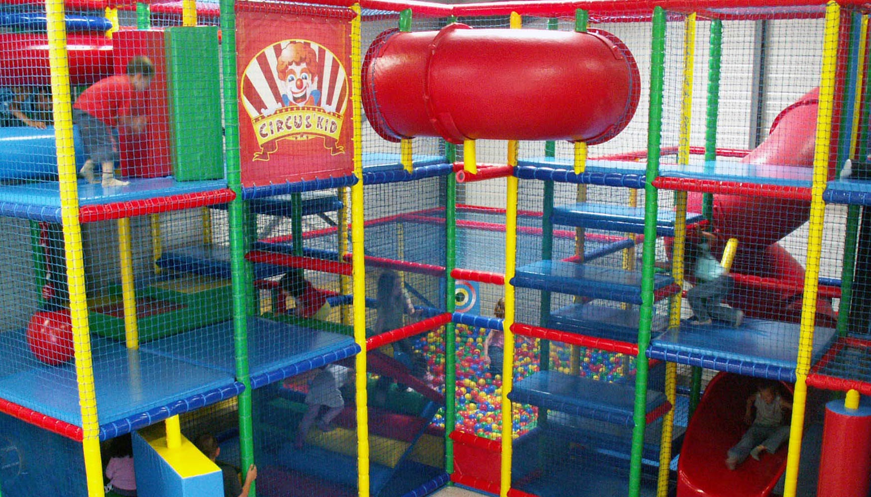 Ejemplo de instalacin de un parque infantil de Icolandia en un centro comercial