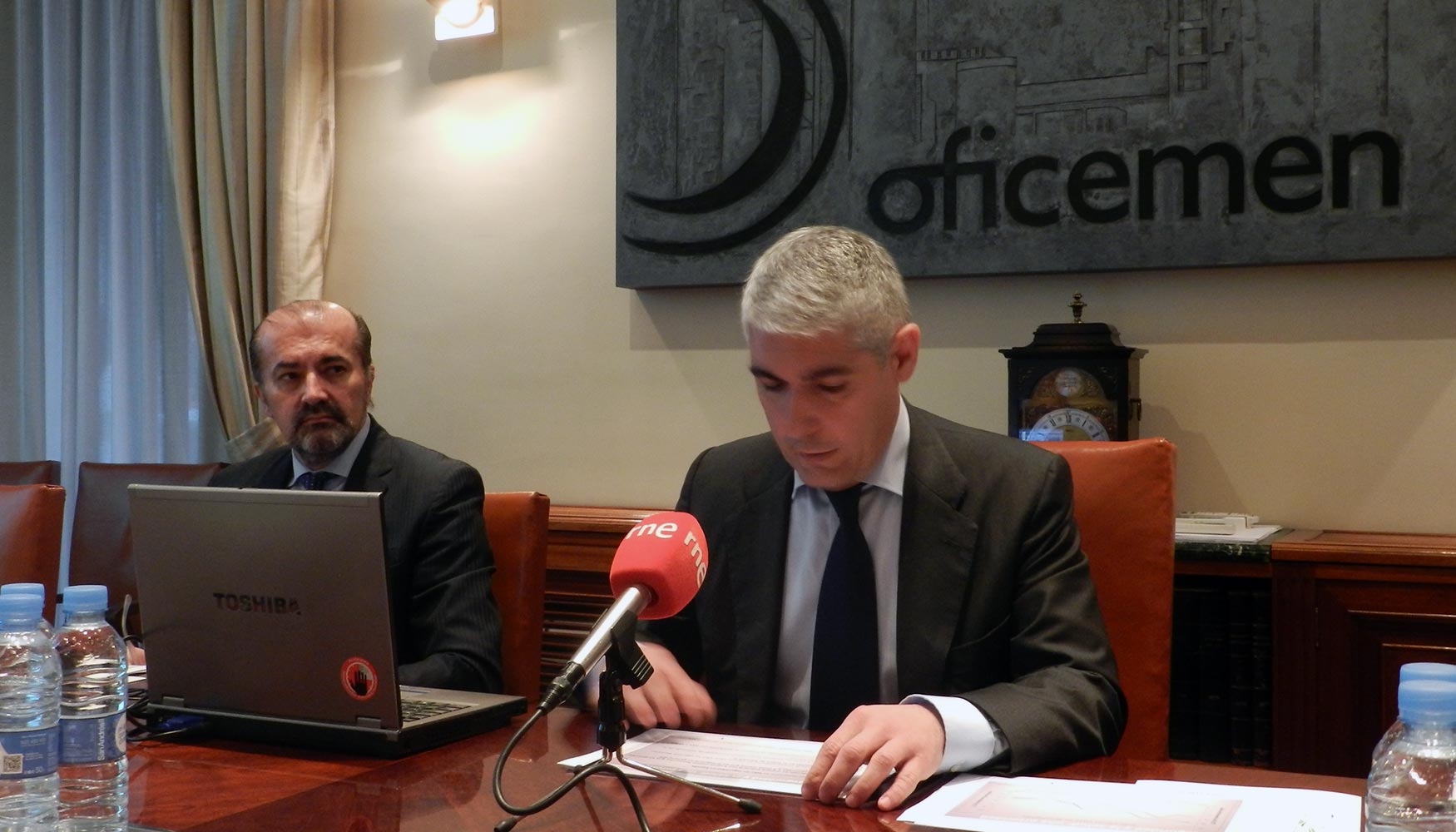 De izda. a dcha.: Aniceto Zaragoza, director general de Oficemen y Jaime Ruiz de Haro, presidente de la Asociacin
