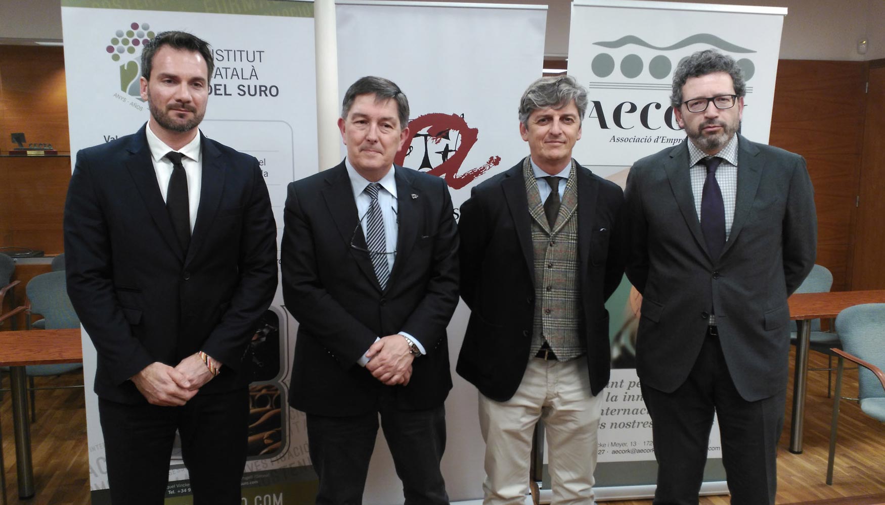 Durante la firma del convenio de colaboracin entre las tres entidades en el Rectorado, en Tarragona