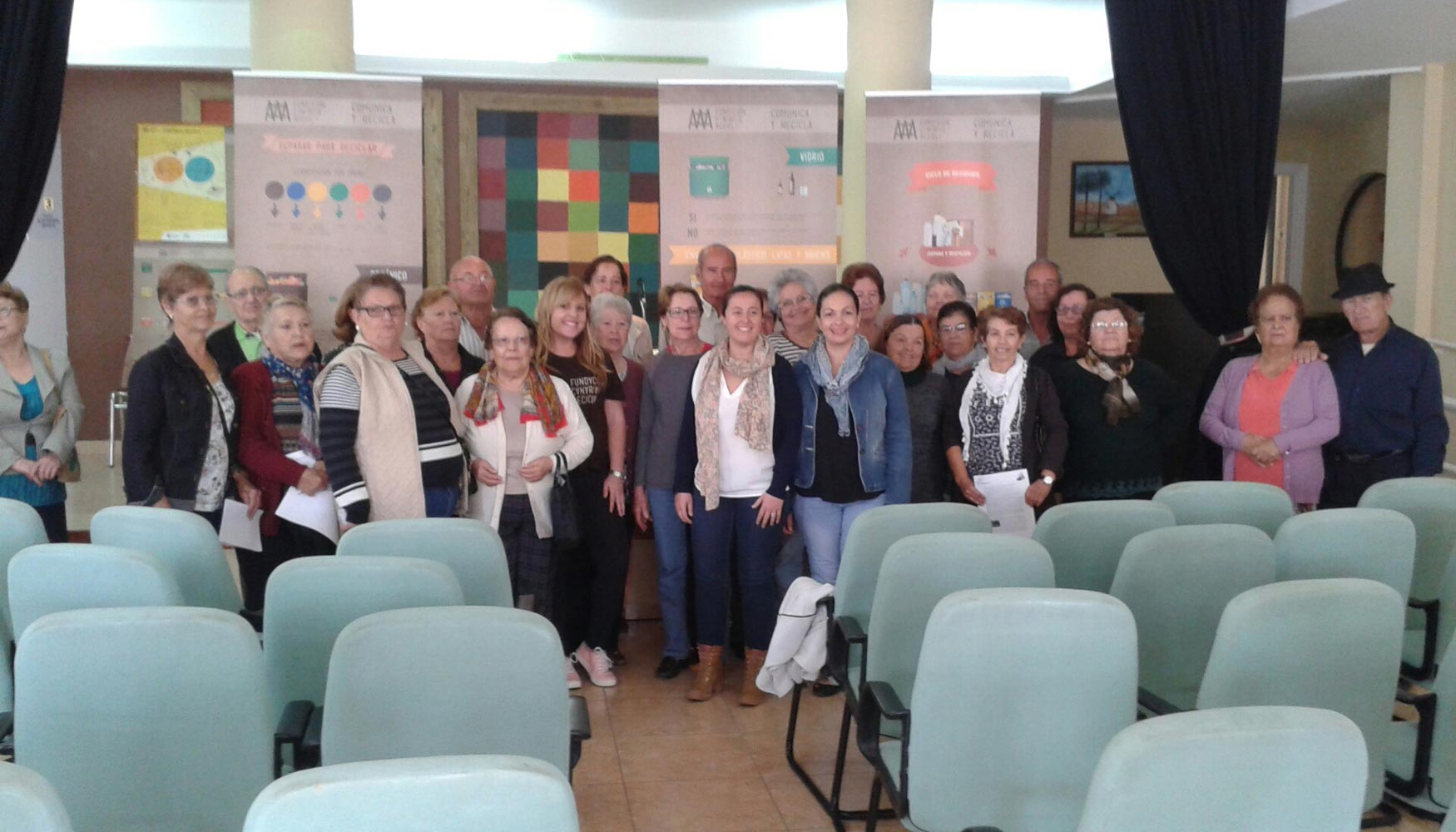 El proyecto Comunica y Recicla visita los Centros de Da de Mayores de Fuerteventura