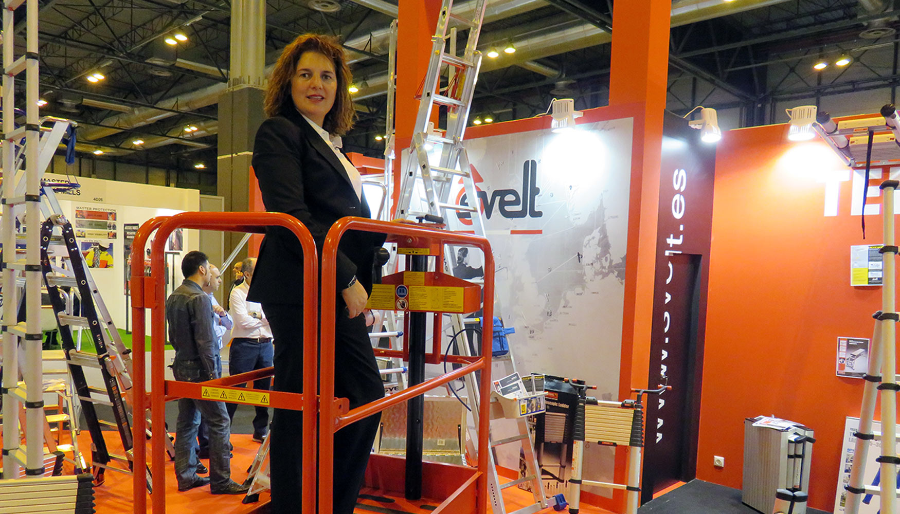 Carmen lvarez, directora de Marketing de Svelt, en el stand de la compaa en Sicur 2016