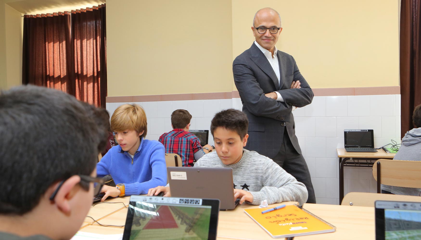 Satya Nadella, mximo responsable mundial de Microsoft, visit el colegio Hermanos Amors de Madrid