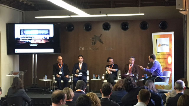 Participantes en la segunda mesa redonda