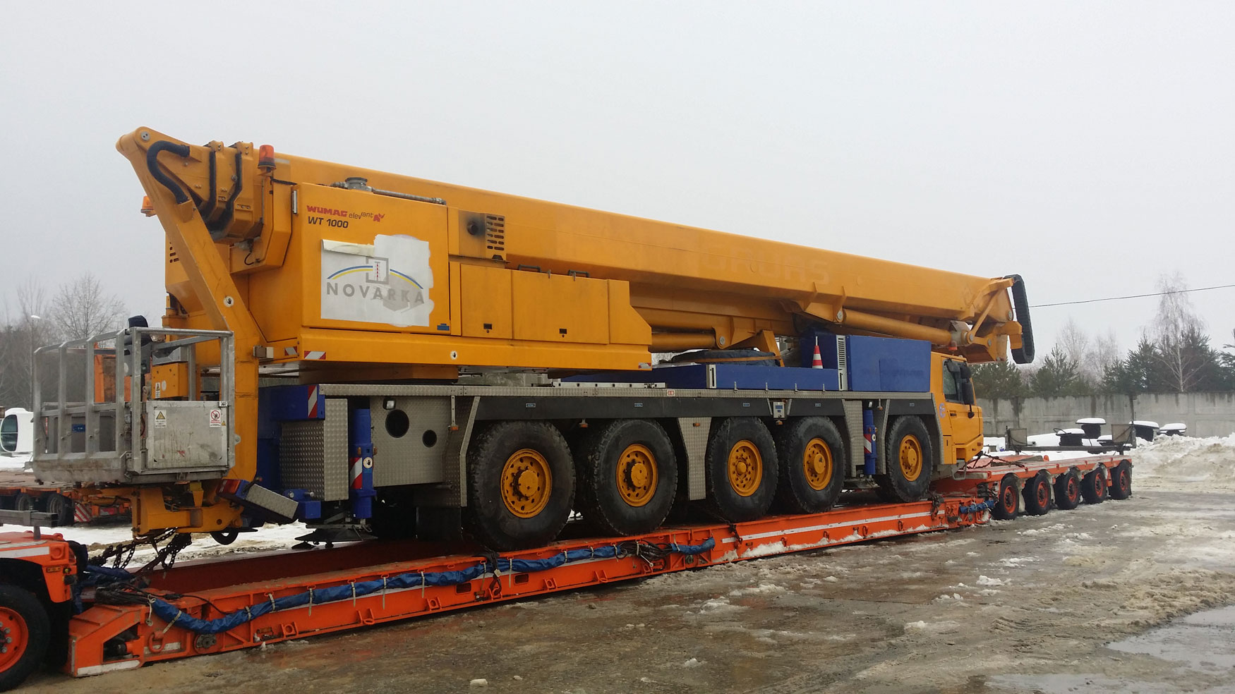 Transporte de la plataforma Palfinger WT1000 empleada en Chernobyl