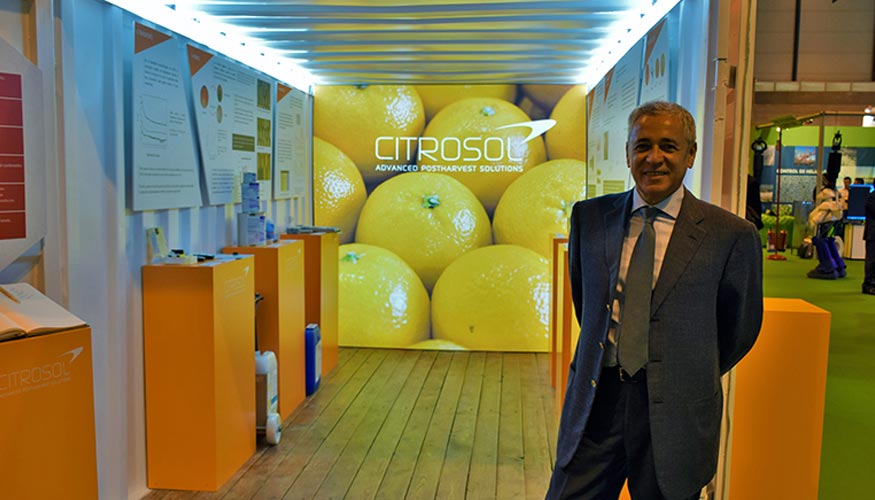 Benito Orihuel junto al Container-Know presentado en Fruit Attraction 2015