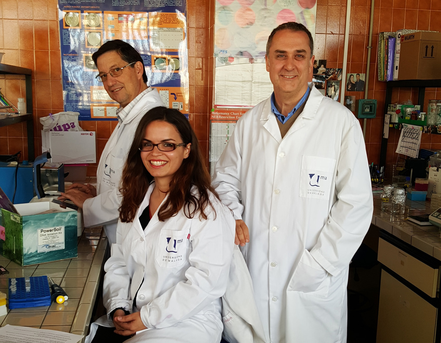 Investigadores del Departamento de Microbiologa. De izquierda a derecha: Carmen Vida, Antonio de Vicente y Francisco M. Cazorla...