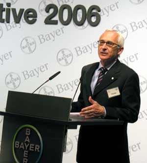 Wolfgang Plischke, miembro del equipo director de Bayer, destac la necesidad de innovar