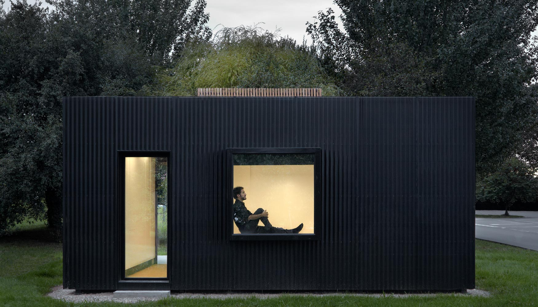 b home es un sistema innovador de viviendas modulares con estructura de acero