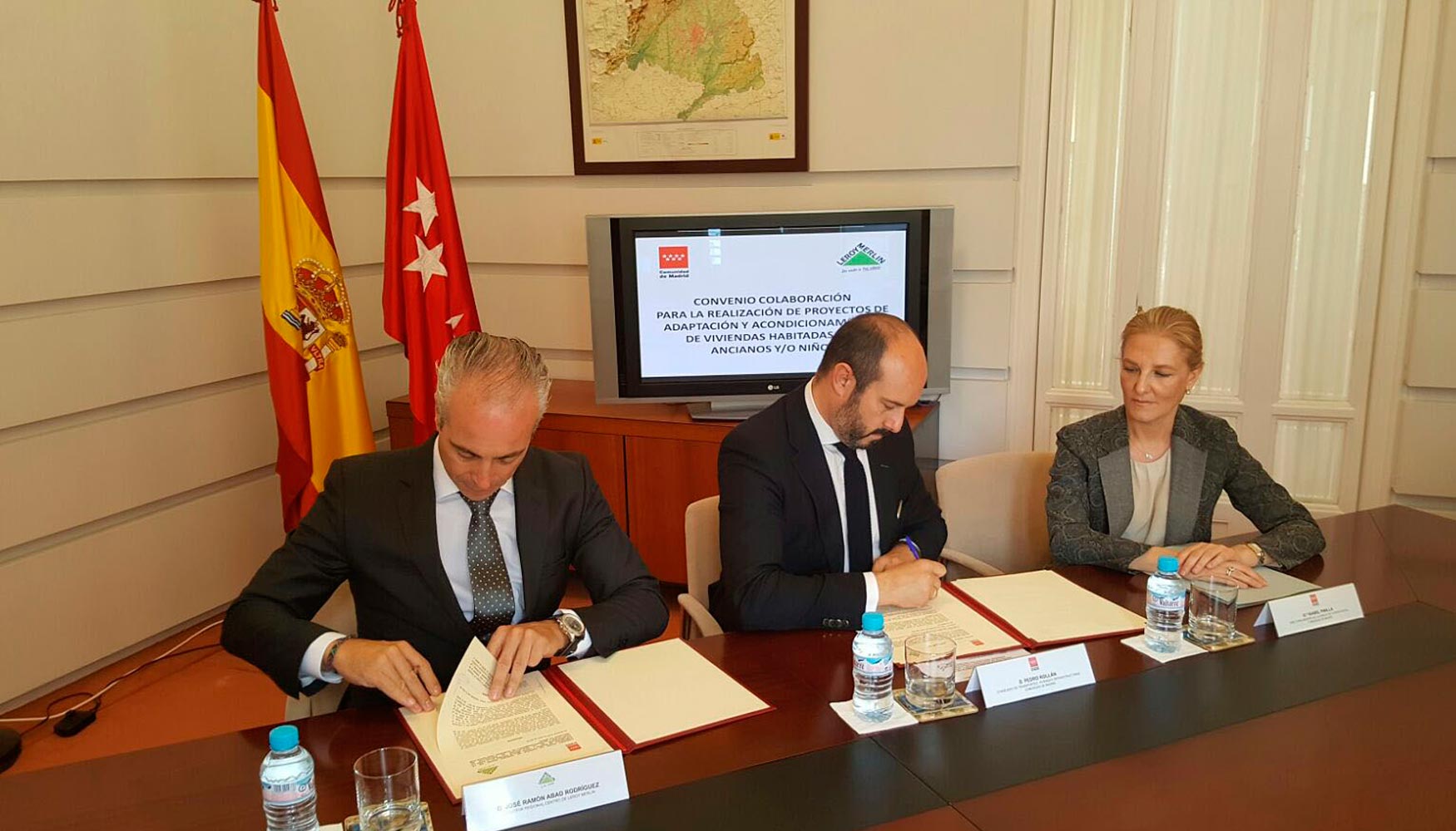 De izquierda a derecha...