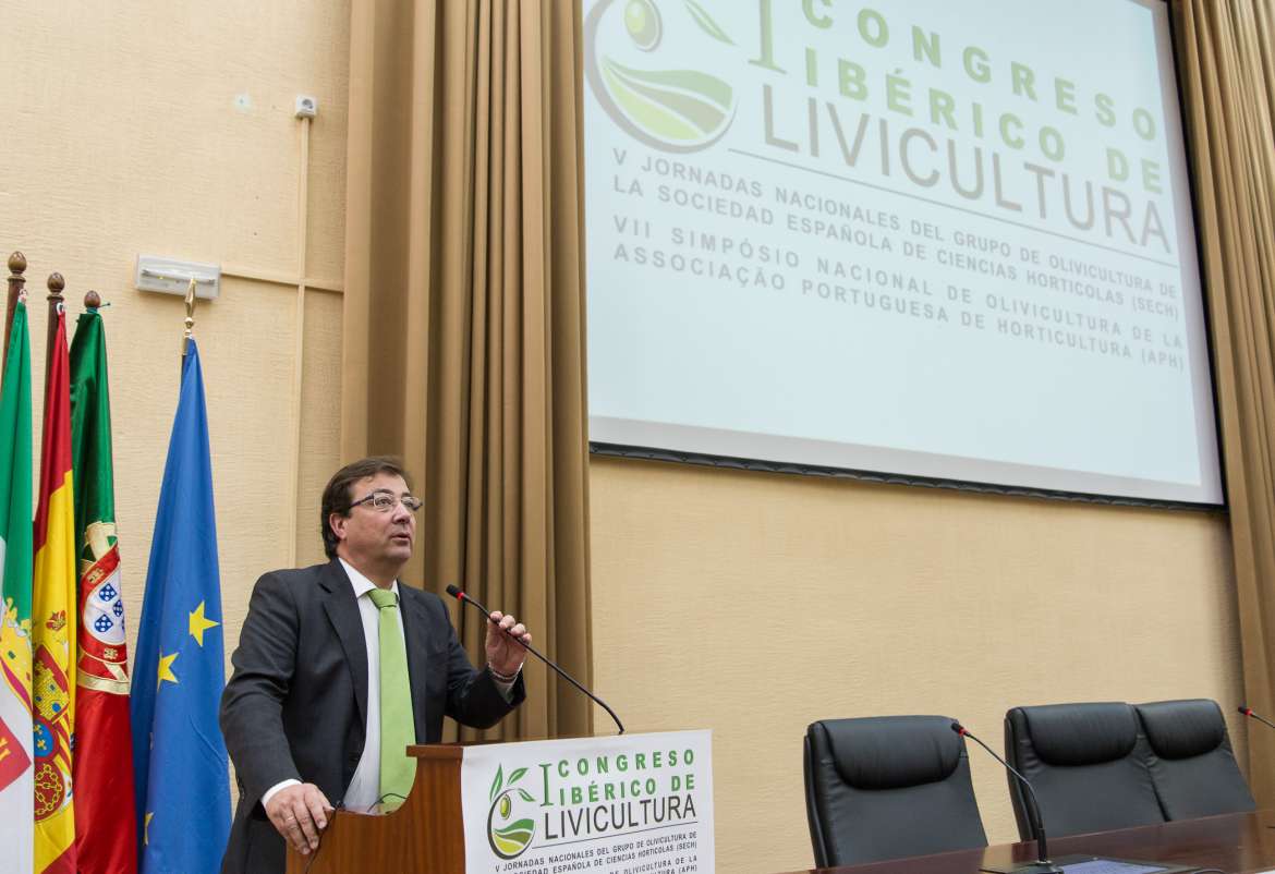 El presidente de Extremadura fue el encargado de inaugurar el I Congreso Nacional de Olivicultura