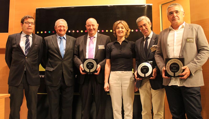 ngel Villafranca, presidente de Cooperativas Agro-alimentarias de Espaa, Isabel Garca Tejerina, Ministra de Agricultura, y Francisco de Mora...