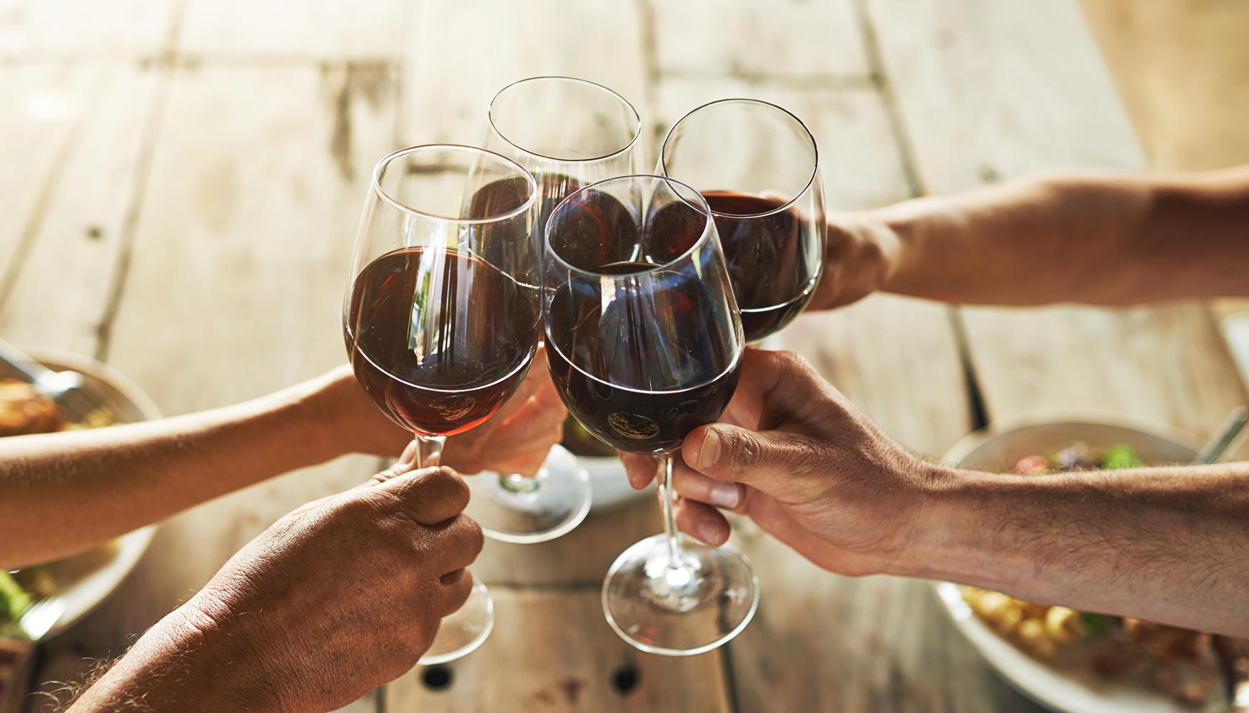 Los vinos tranquilos con DOP y los vinos con IGP han aumentado su consumo fuera y dentro del hogar