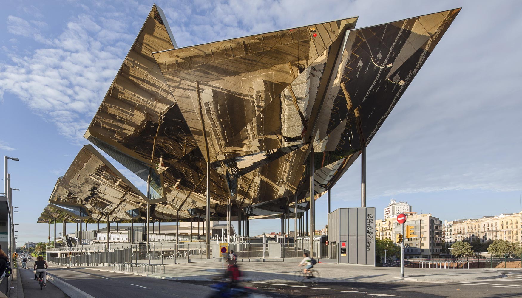 Durante la Nit de la Construcci, que tendr lugar en los Encants de Barcelona, se darn a conocer finalmente los ganadores de los premios...