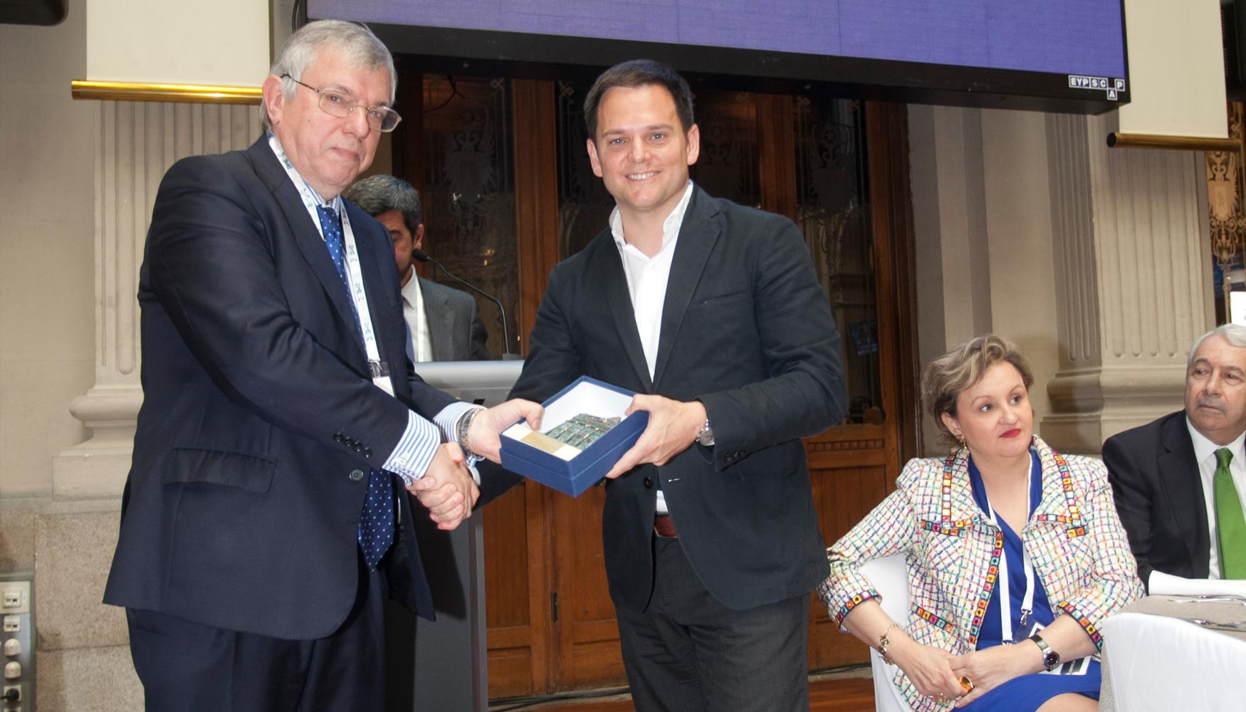 David Ruiz de Andrés, fundador y CEO de Grenergy y Manuel Ardanza, presidente de Bolsas y Mercados Españoles (BME) David Ruiz de Andrés, fundador y CEO de Grenergy y Manuel Ardanza, presidente de Bolsas y Mercados Españoles (BME)