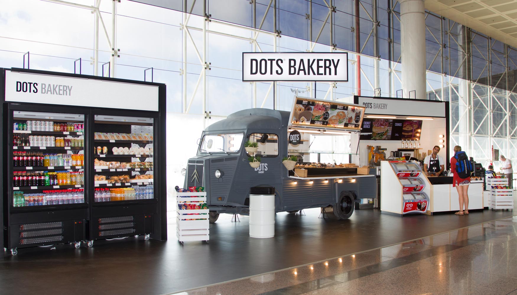 Dots Bakery es la primera furgoneta de venta de comida del Aeropuerto de Barcelona-El Prat