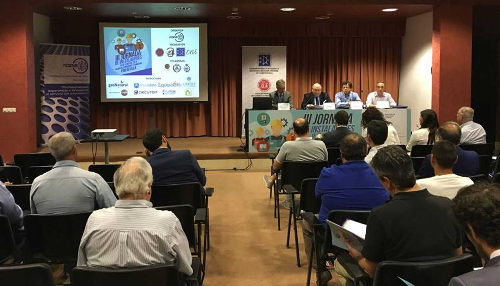 La III Jornada de Instaladores de Sevilla ha vuelto a poner al alcance de los profesionales informacin actualizada sobre temas de inters y sobre...