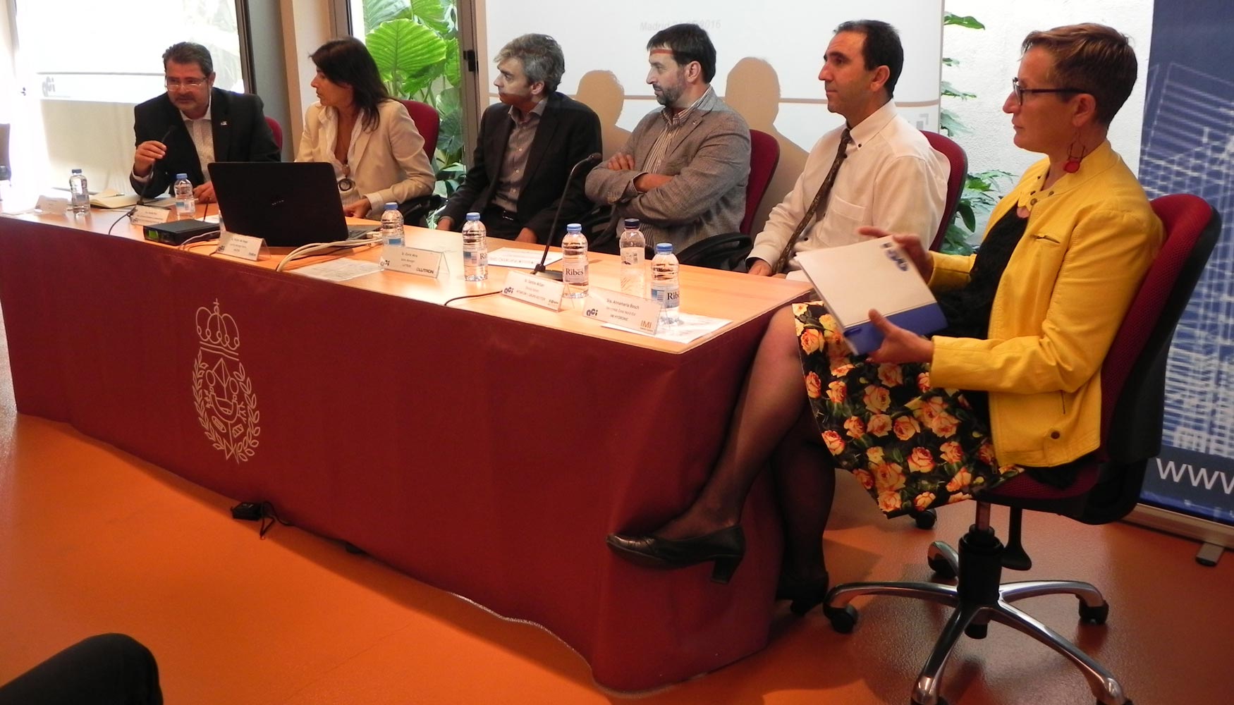 De izquierda a derecha: Llus Termes, Corala Pino, Vctor del Nogal, Enric Mira, Javier Cano y Annamaria Bosch