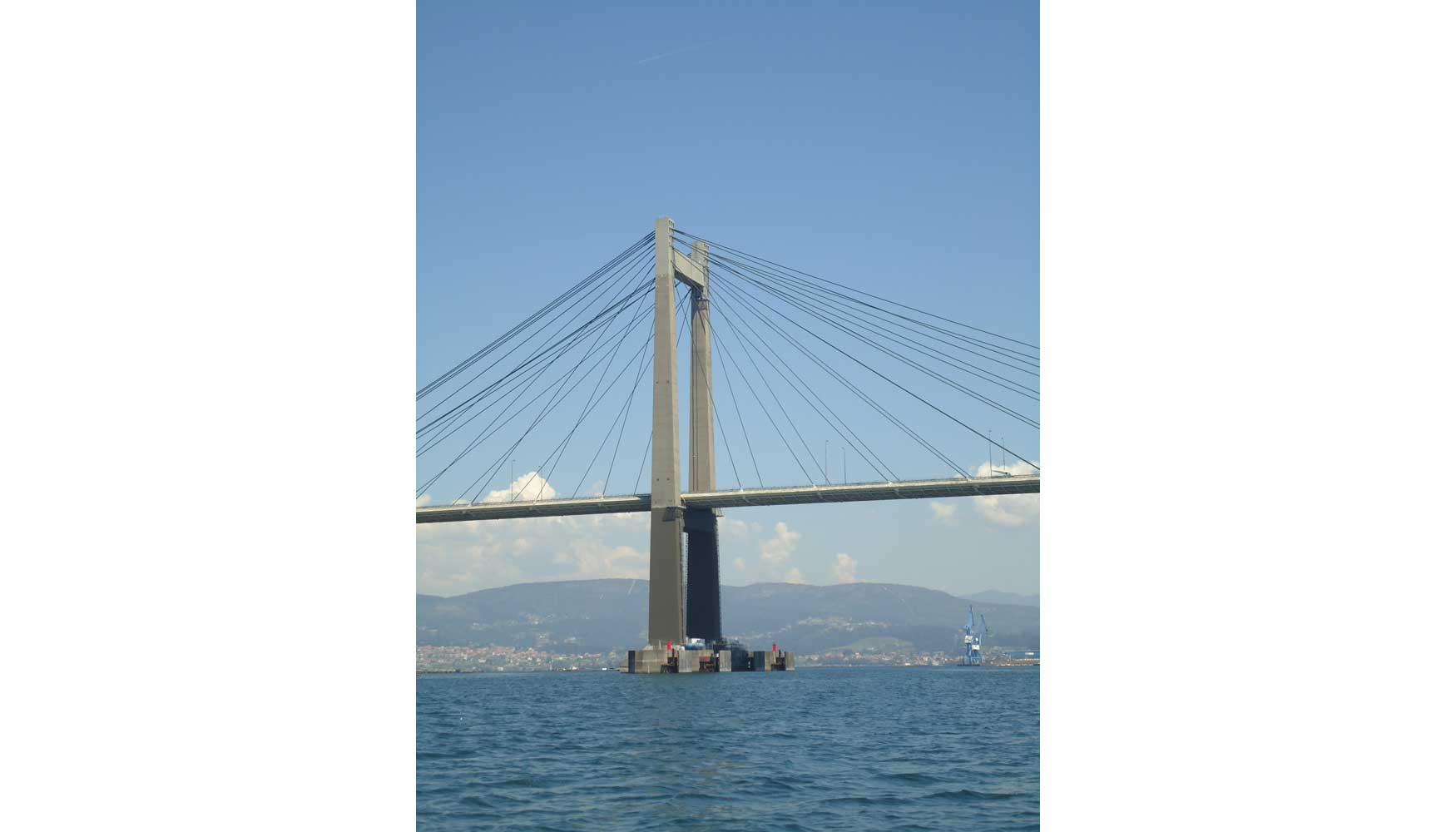 Puente de Rande, en Pontevedra, donde se ha rehabilitado e impermeabilizado la estructura de hormign con productos Mapei...
