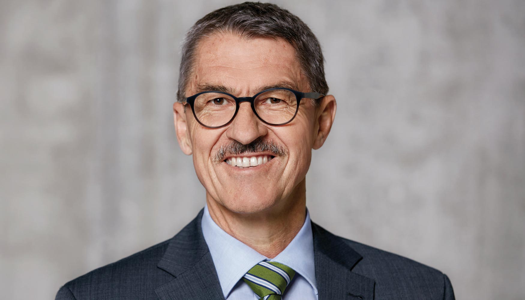 Alfred Weber, CEO de MANN+HUMMEL