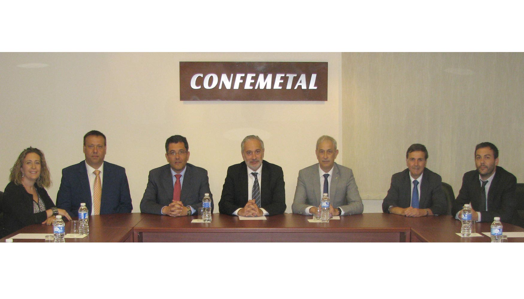 Firma del acuerdo en la sede de Confemetal