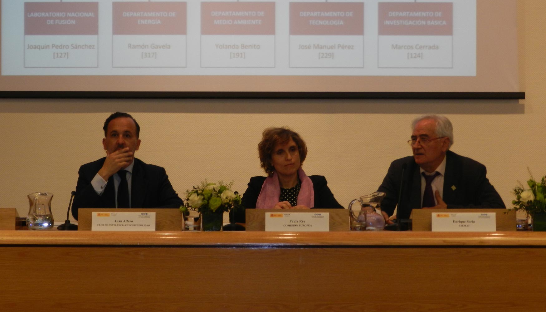 De izq. a dcha.: Juan Alfaro (Club de Excelencia en Sostenibilidad), Paula Rey (Comisin Europea), y Enrique Soria (Ciemat)...