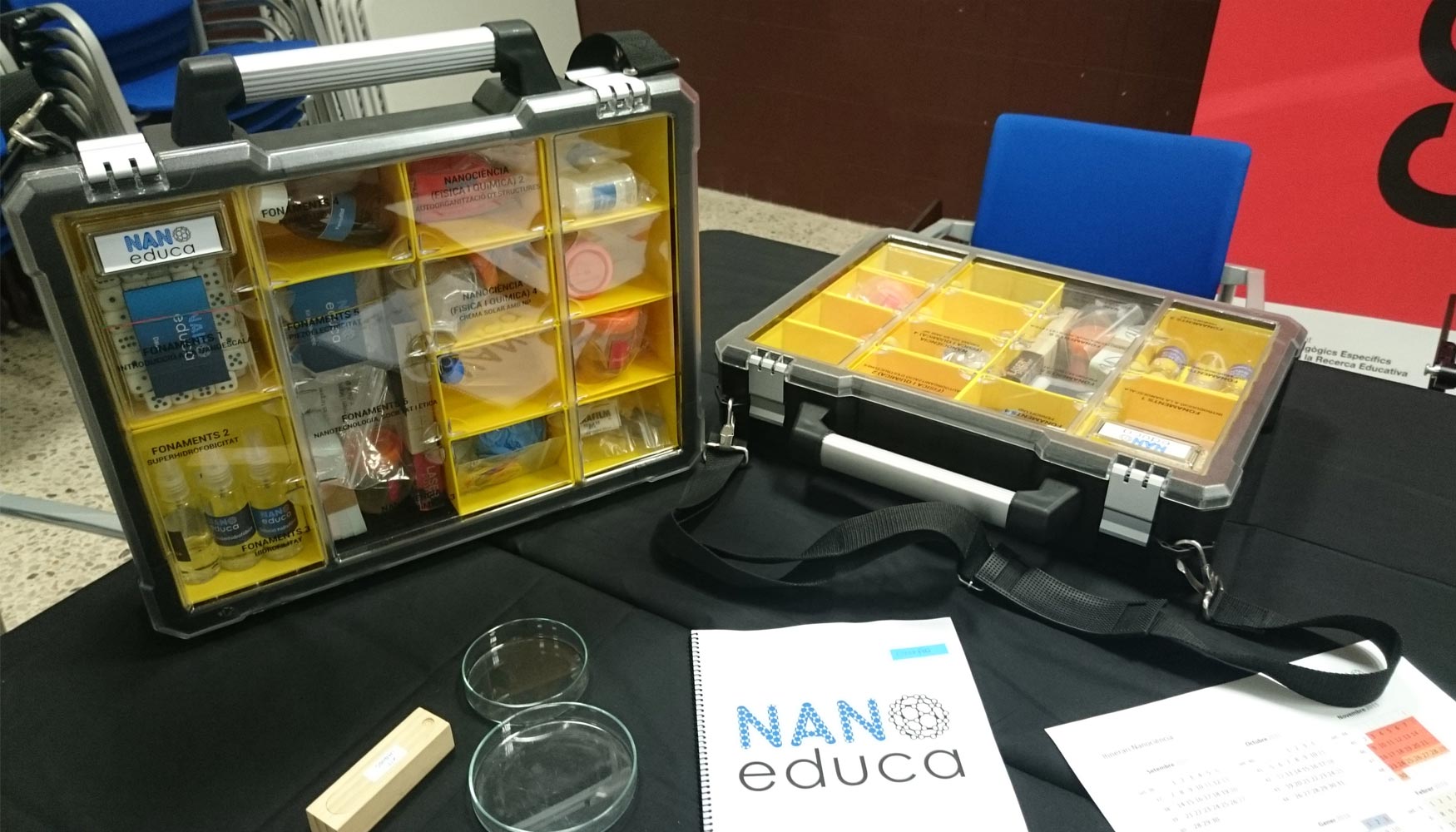 Maletn-kit de NanoEduca (curso 2015-16). Foto: Julio Prez