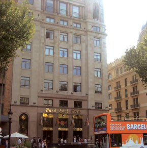 Fachada del emblem�tico edificio de la Plaza de Catalunya