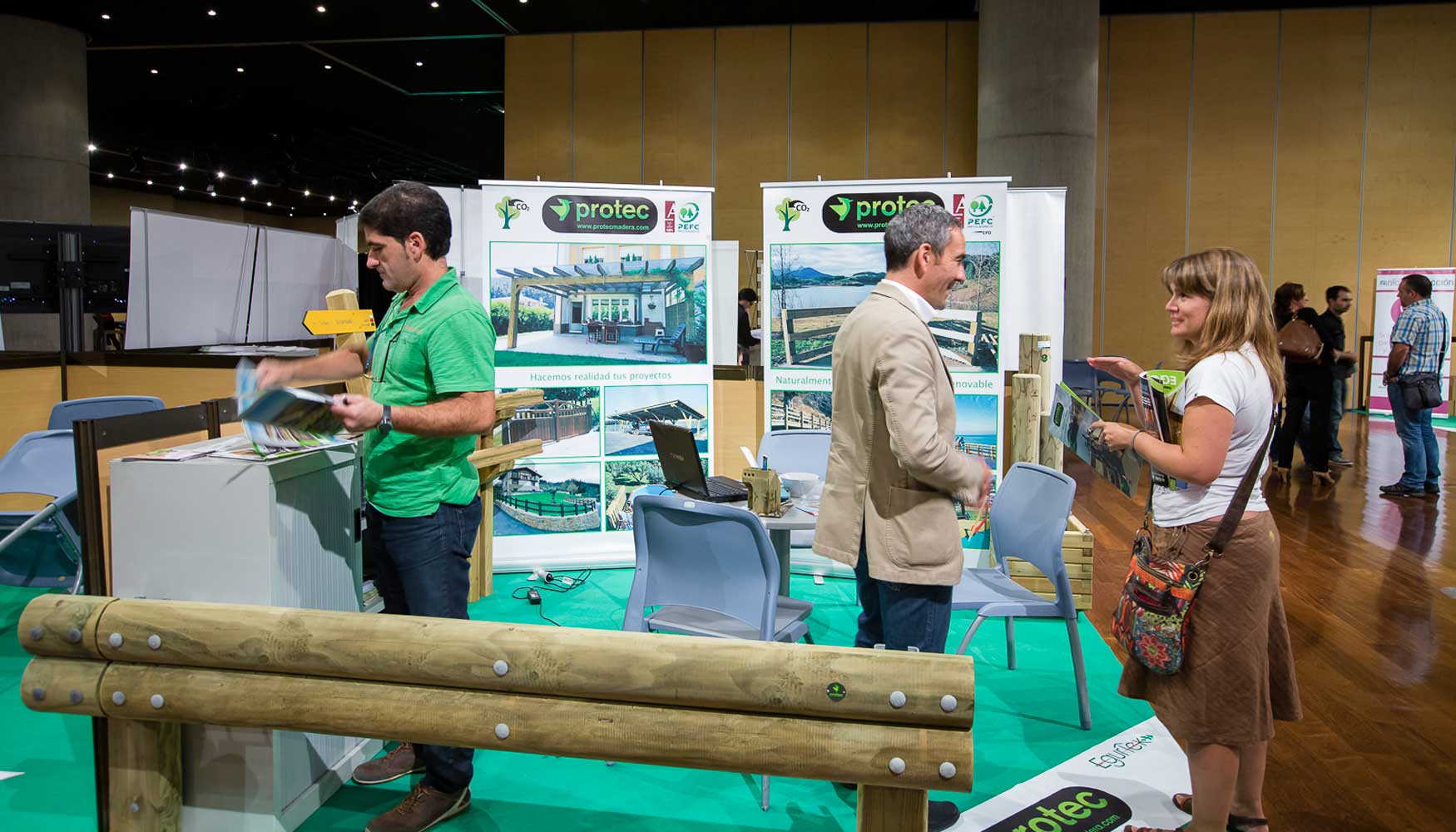 En la zona expo de Egurtek, los visitantes encontrarn 50 stands con propuestas de todo tipo para construir en madera