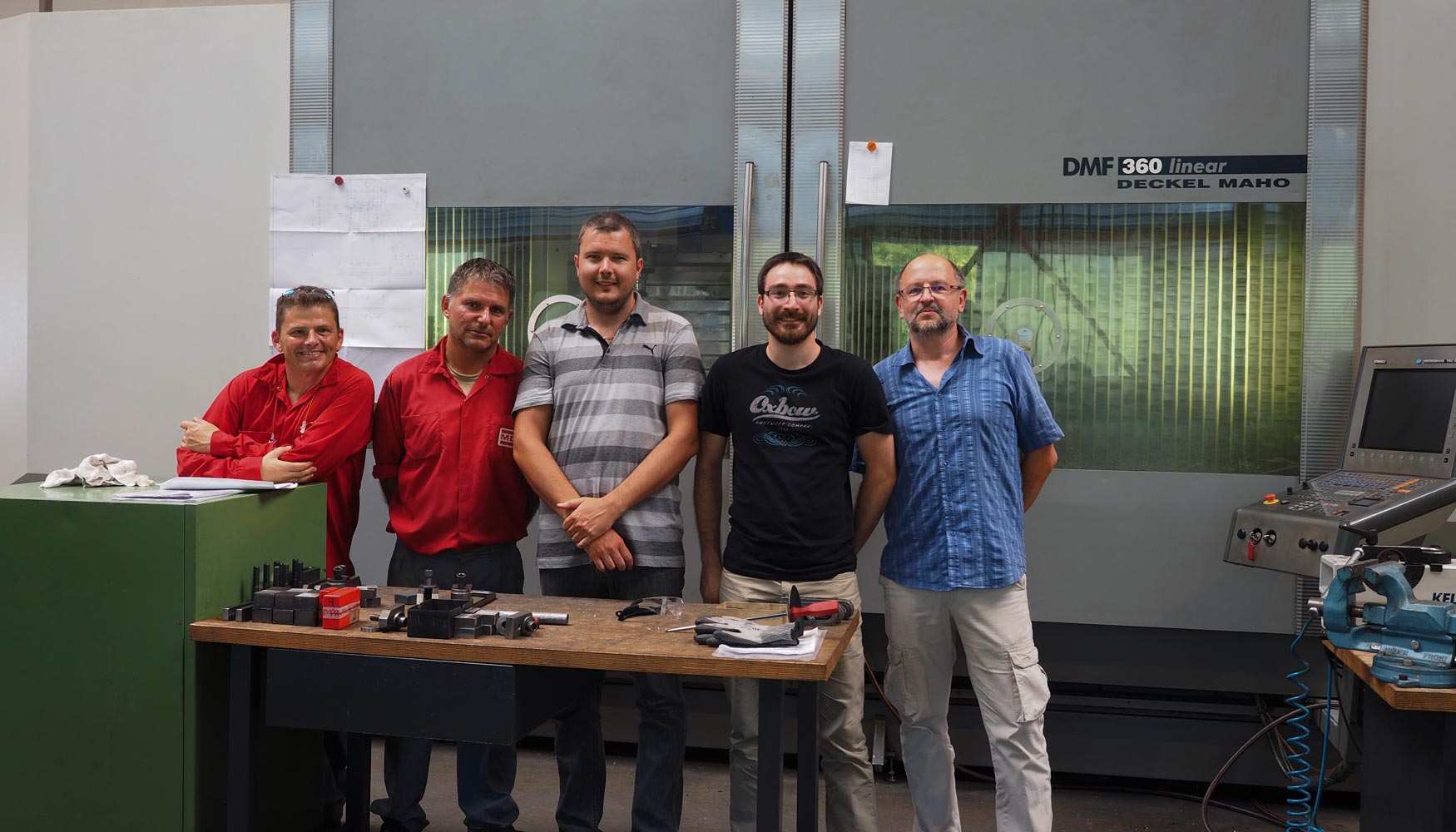 Franois Lalli, Alain Wermelinger, Cdric Weiss, Quentin Rabey (Mhac Technologies) y Patrick Willemann, ante la DMG DMF 360 para grandes mecanizados...