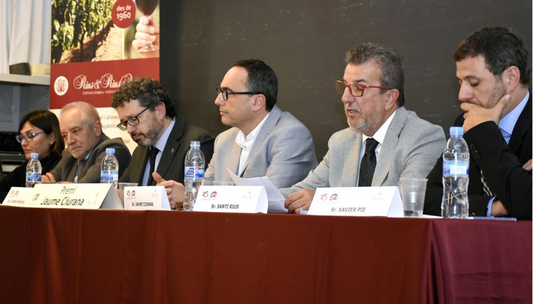 De izquierda a derecha: Marta Nello, Salvador Puig, Joan Miquel Canals, Jaume Ciurana, Santi Rius i Xavier Pie