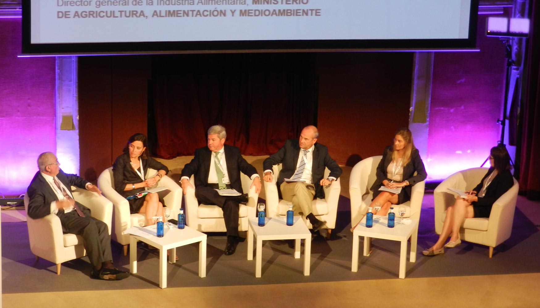 Integrantes de la mesa redonda