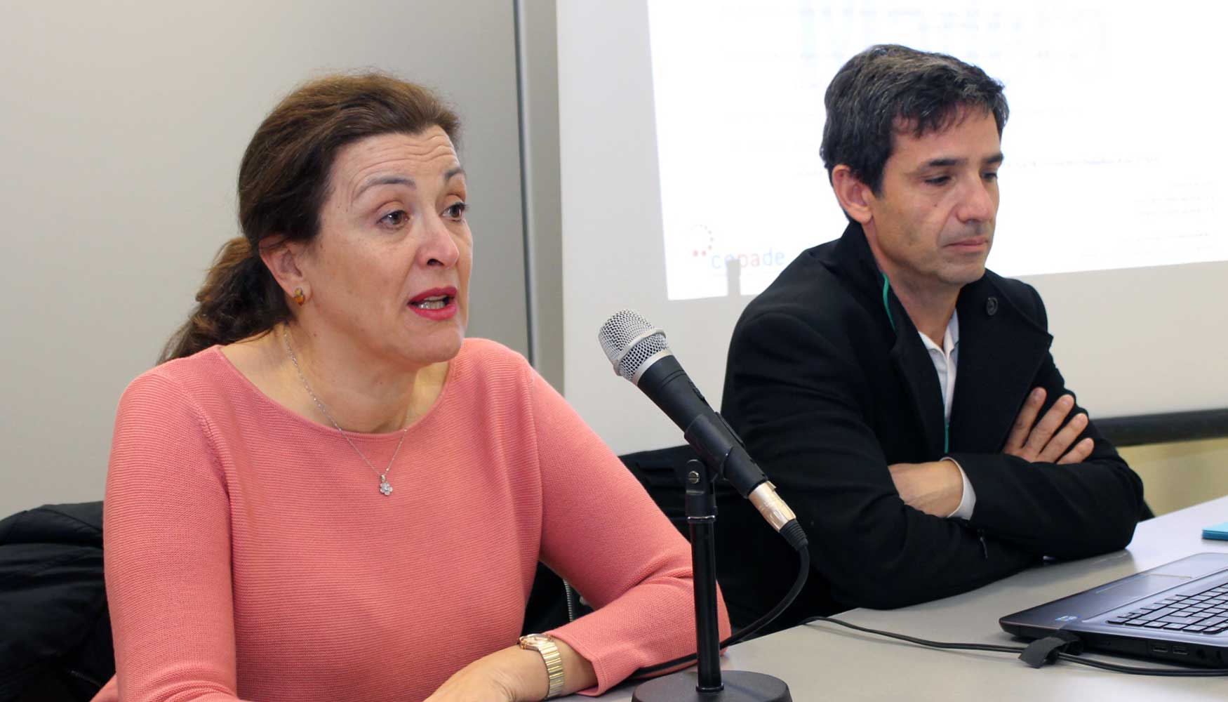 Carmen Rebollo, directora general del Instituto Municipal de Consumo, junto a Javier Fernndez Candela, director general de la Fundacin Copade...