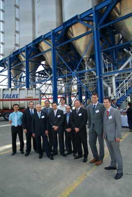 Representantes de Lustran Polymers y Global-TALKE presididos por el Director General de Lustran Polymers en Tarragona, Dr...