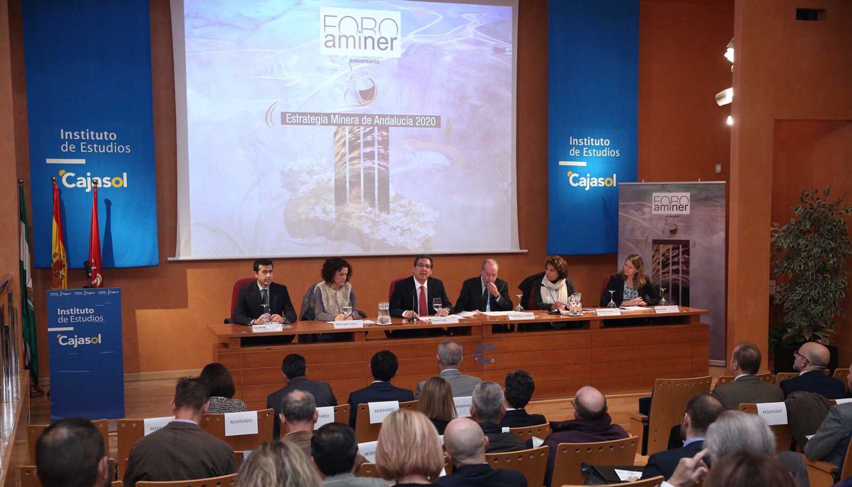 El Instituto de Estudios Cajasol ha acogido la celebracin de una nueva sesin del Foro Aminer