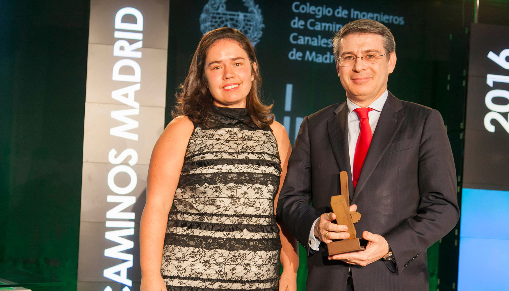 Entrega a FCC Construccin del premio a la sostenibilidad y la responsabilidad social por el Colegio de Ingenieros de Caminos, Canales y Puertos...