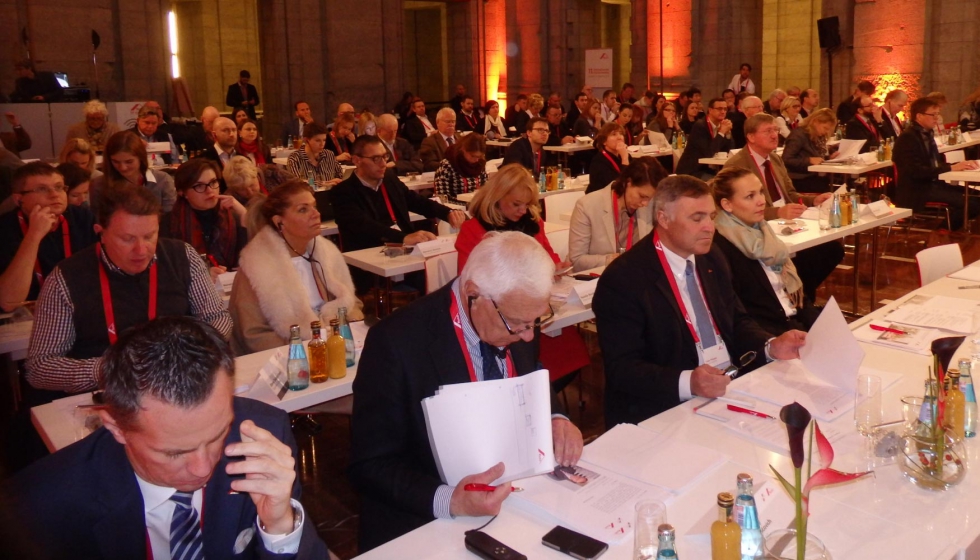 Cerca de 70 periodistas especializados estuvieron presentes en el International Trade Press Day de Roto Frank, en Berln...