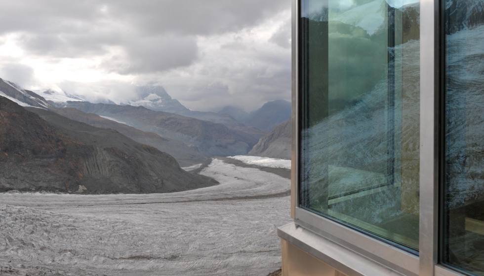 Los vidrios aislantes de la nueva cabaa Monte Rosa se distinguen por una combinacin de proteccin contra el sol y aislamiento trmico...