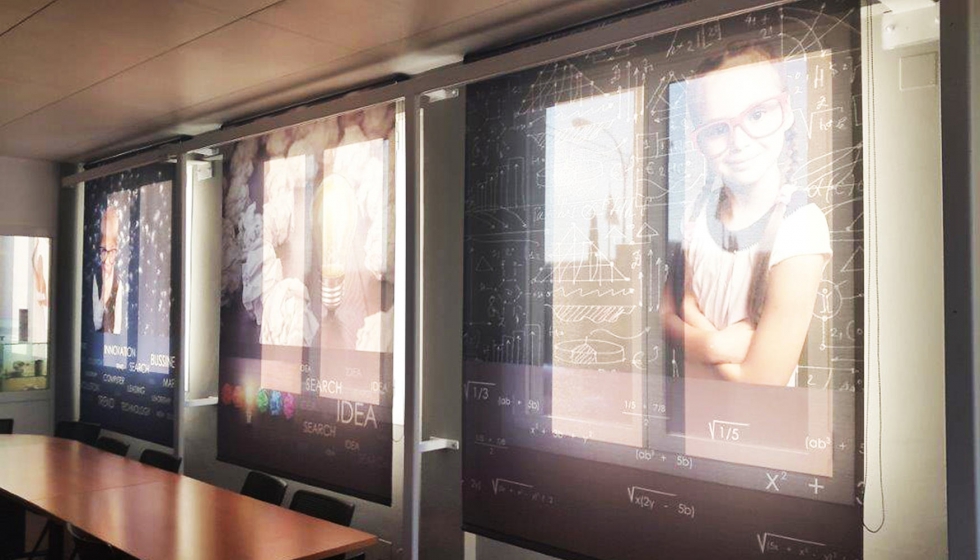 Exposicin de cortinas de impresin digital en las instalaciones de Toldos Serrano
