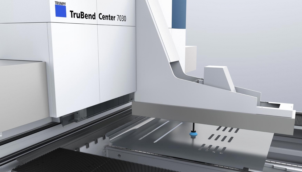 Con el nuevo manipulador de piezas de rotacin se pueden plegar los mdulos de forma completamente automtica en la TruBend Center 7030...