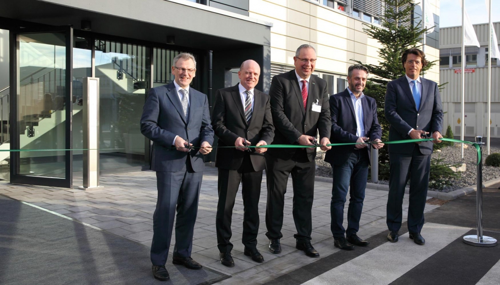 Inauguracin de la nueva Central de Tcnica Lineal de Schaeffler en el emplazamiento de Homburgo/Sarre (de derecha a izquierda)...