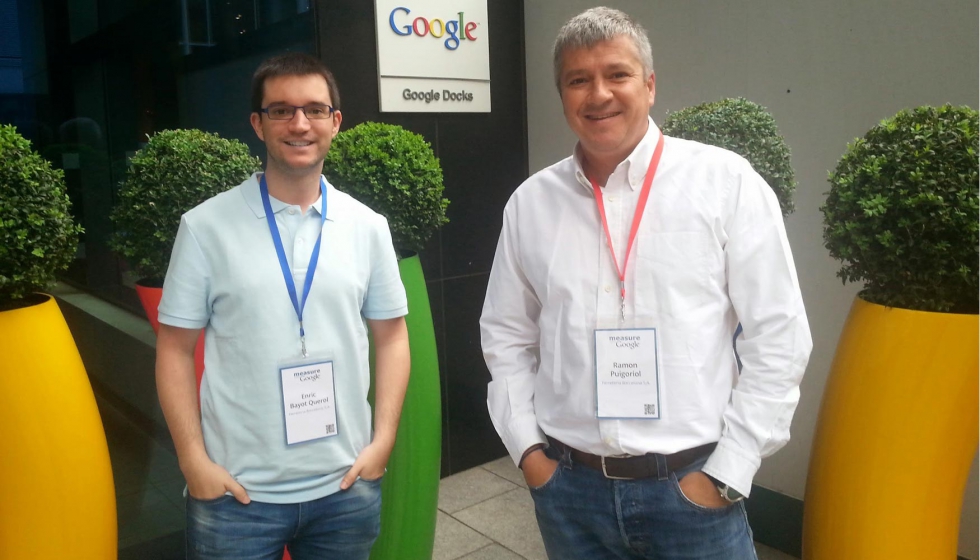 Ramon Puigoriol (dcha.) junto a Enric Bayot, miembro del equipo de ferreteria.es en la reunin anual de Google en Dubln...