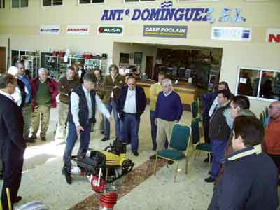 Momento de la demostracin de las mquinas de la nueva gama ligera de Dynapac en Jerez