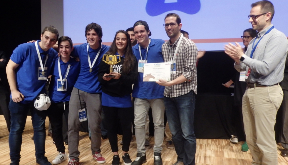El segundo premio al Ganador fue para el equipo Daina Isart - Future Builders, de la Escola Daina-Isard...
