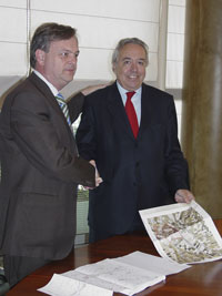 Manuel Royes y Josep Pont formalizan el acuerdo para la promocin del nuevo polgono