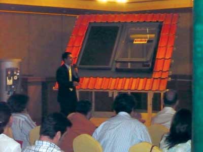 Momento de la conferencia t�cnica sobre sistemas solares Velux