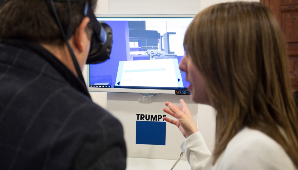Durante las jornadas, Trumpf ofreci a los asistentes a provar la realidad virtual para visitar una fbrica inteligente...